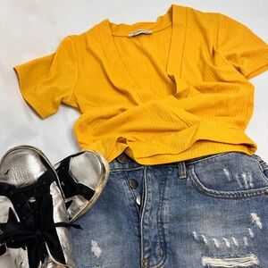 ZARA TRAFALUC YELLOW CROP TOP